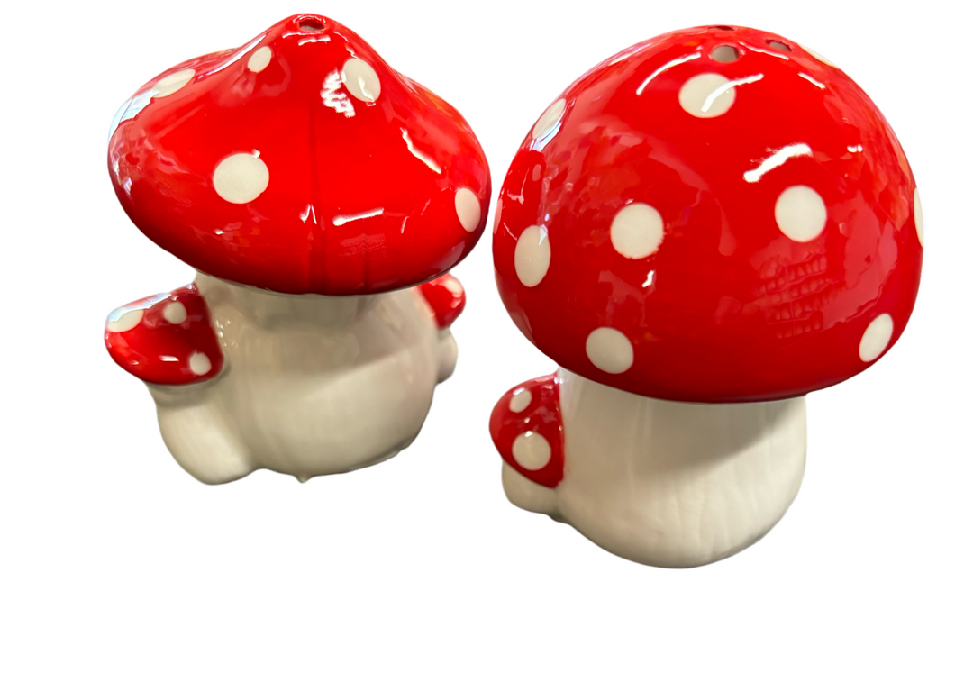 Salt & Pepper Shaker, Mushrooms Red Dot